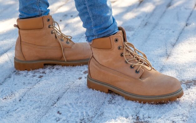 Kiedy warto kupić śniegowce?