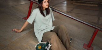 Jak stylizować damski t-shirt hip hopowy na co dzień?